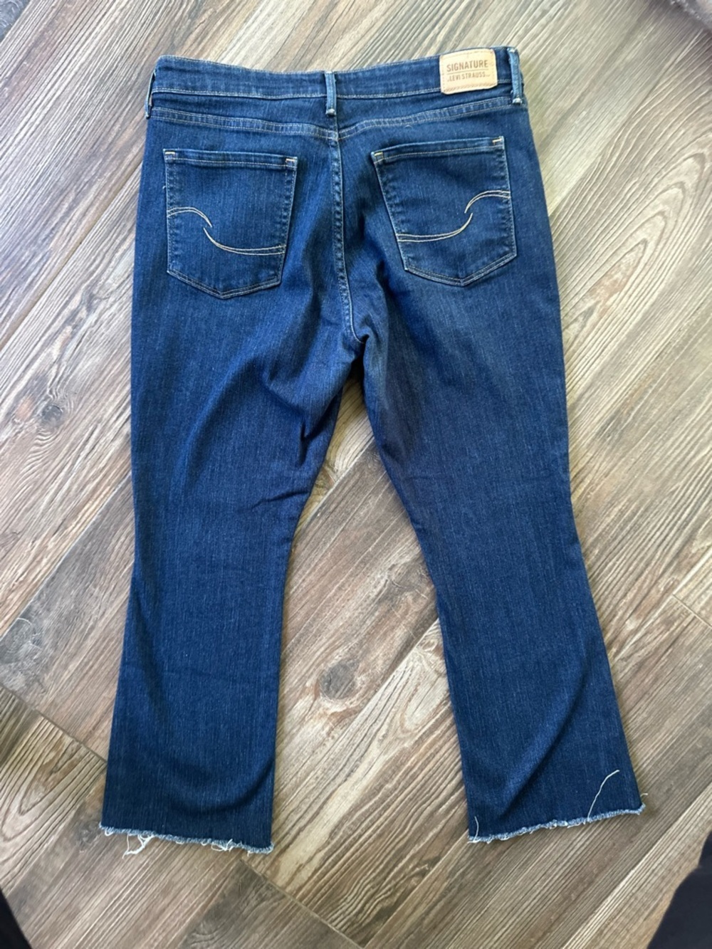 Levi’s women Blue Mid Rise Bootcut Denim Jeans - Picture 4 of 11